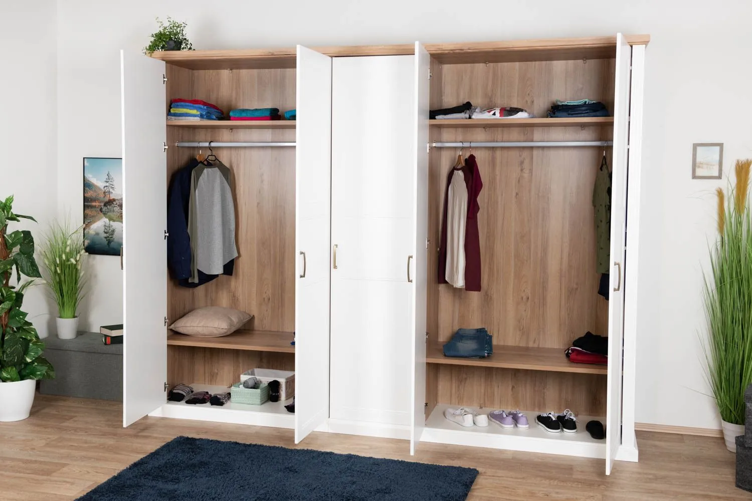 Drehtürenschrank / Kleiderschrank Lotofaga 17, Farbe: Weiß / Walnuss - 227 x 291 x 59 cm (H x B x T)