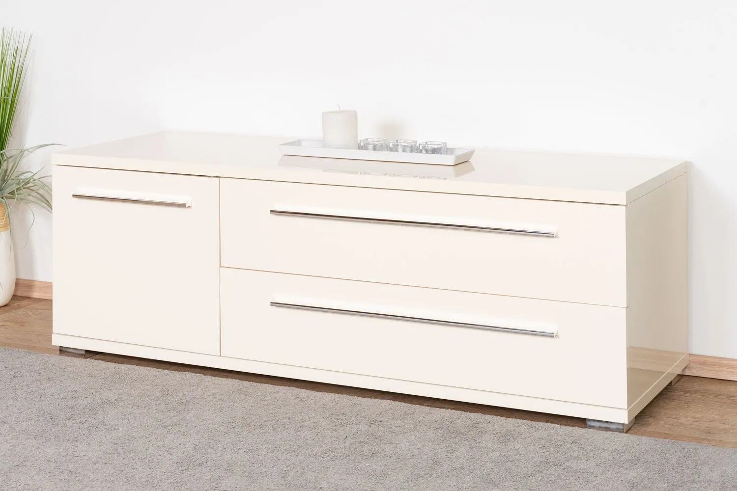 TV-Unterschrank Garim 26, Farbe: Beige Hochglanz - 46 x 135 x 45 cm (H x B x T)