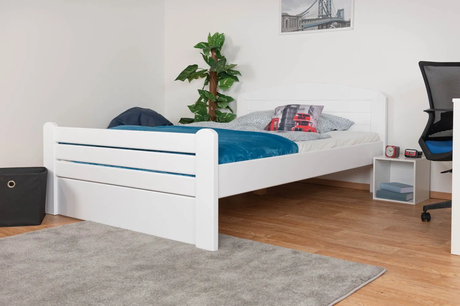 Jugendbett "Easy Premium Line" K7 inkl.1 Abdeckblende, 140 x 200 cm Buche Vollholz massiv weiß lackiert