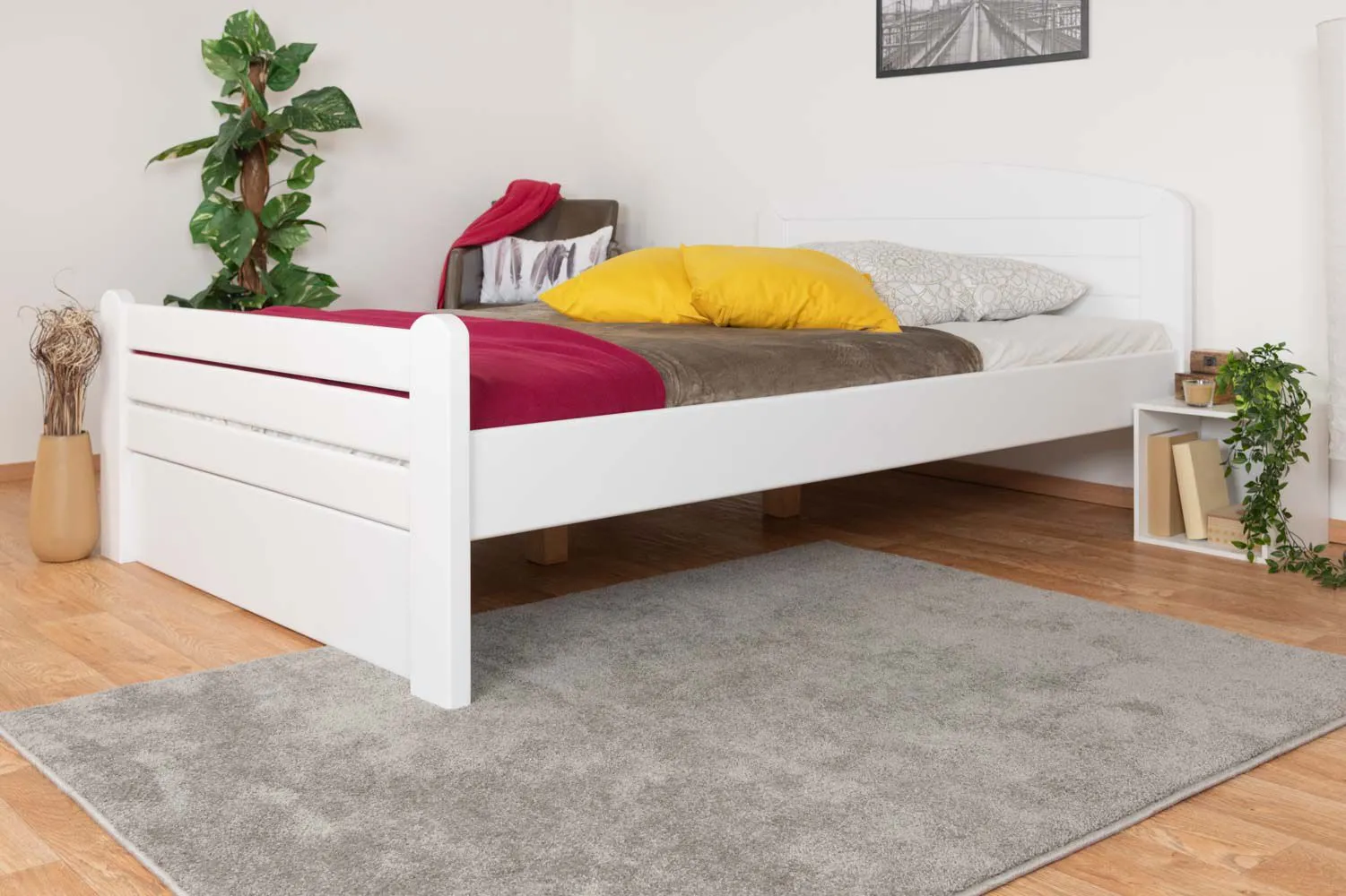 Einzelbett / Gästebett "Easy Premium Line" K7 inkl.1 Abdeckblende, 140 x 200 cm Buche Vollholz massiv weiß lackiert
