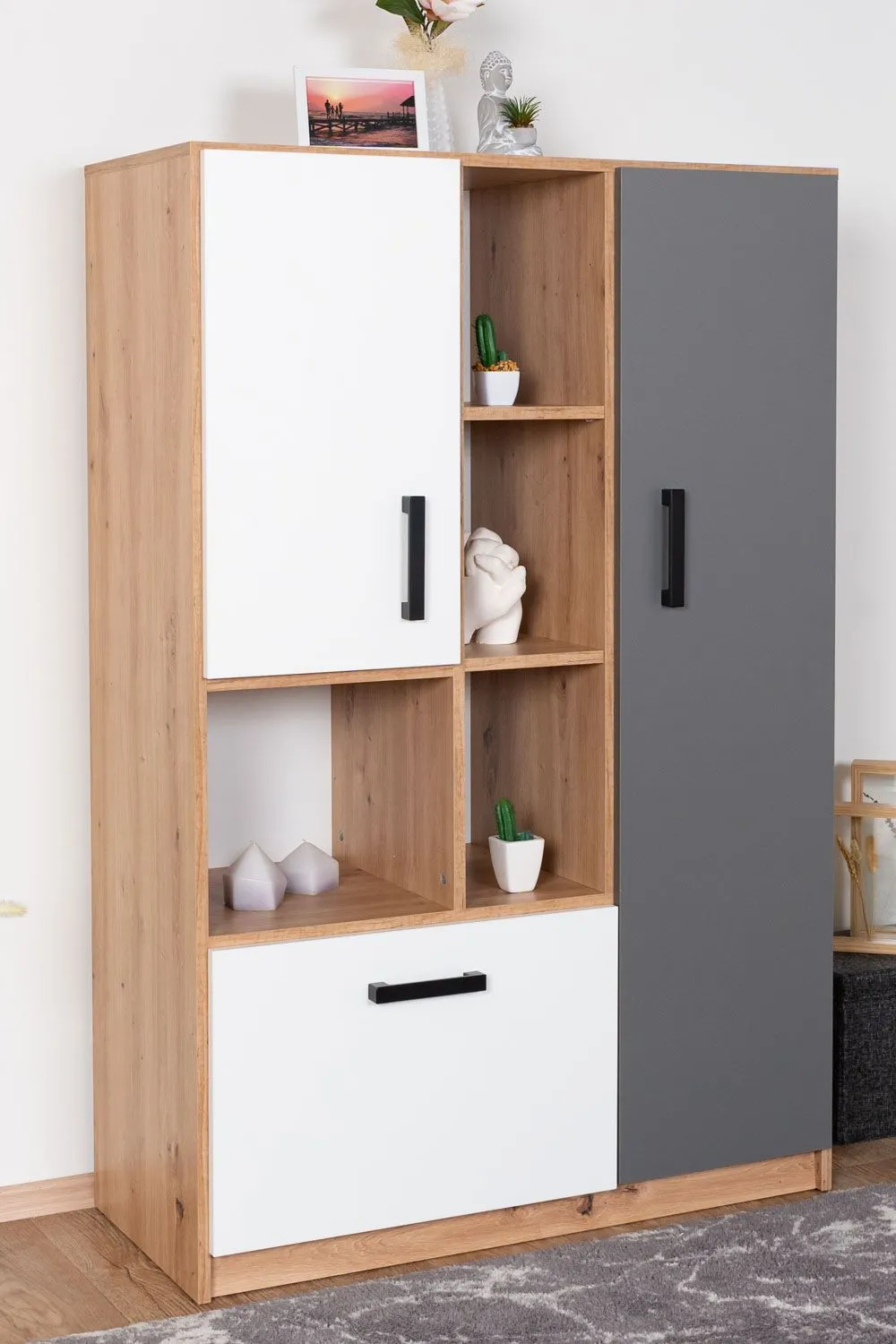 Jugendzimmer - Kommode Sallingsund 05, Farbe: Eiche / Weiß / Anthrazit - Abmessungen: 139 x 92 x 40 cm (H x B x T), mit 2 Türen, 1 Schublade und 9 Fächern