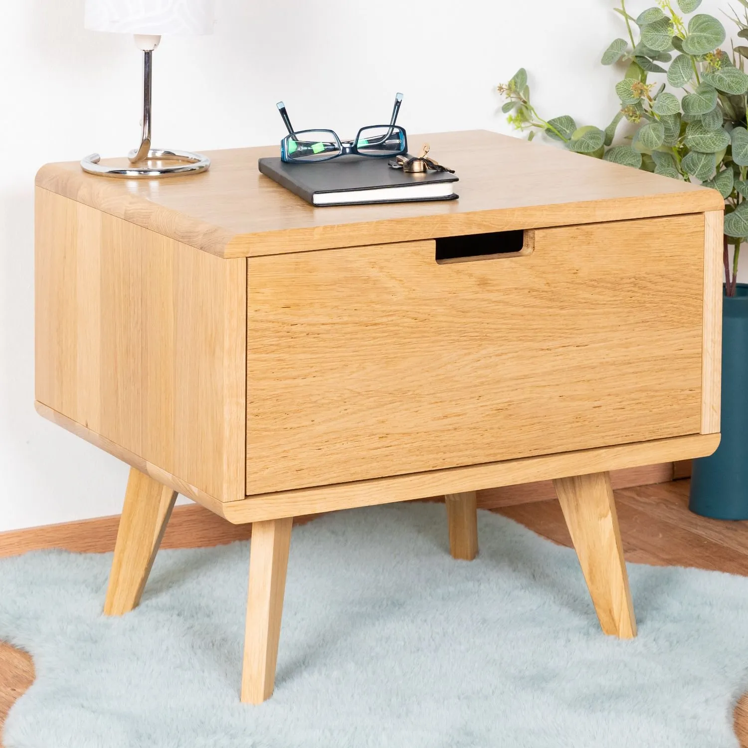 Nachtkommode Eiche massiv natur Aurornis 48 - Abmessungen: 44 x 50 x 40 cm (H x B x T)