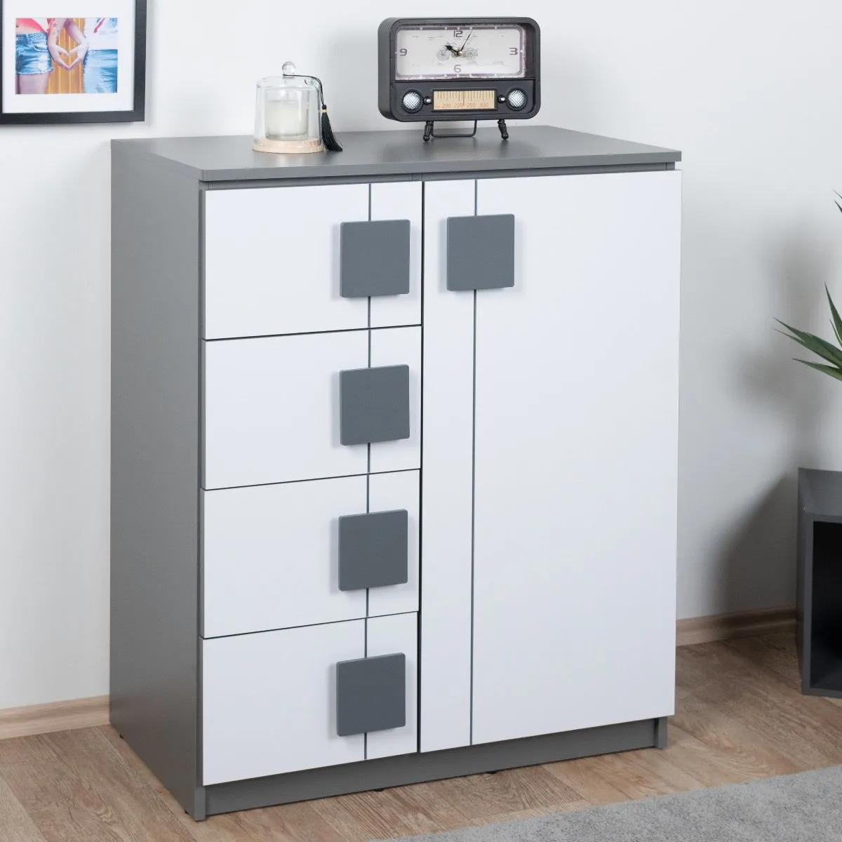 Jugendzimmer - Kommode Elias 03, Farbe: Weiß / Grau - Abmessungen: 96 x 80 x 40 cm (H x B x T)